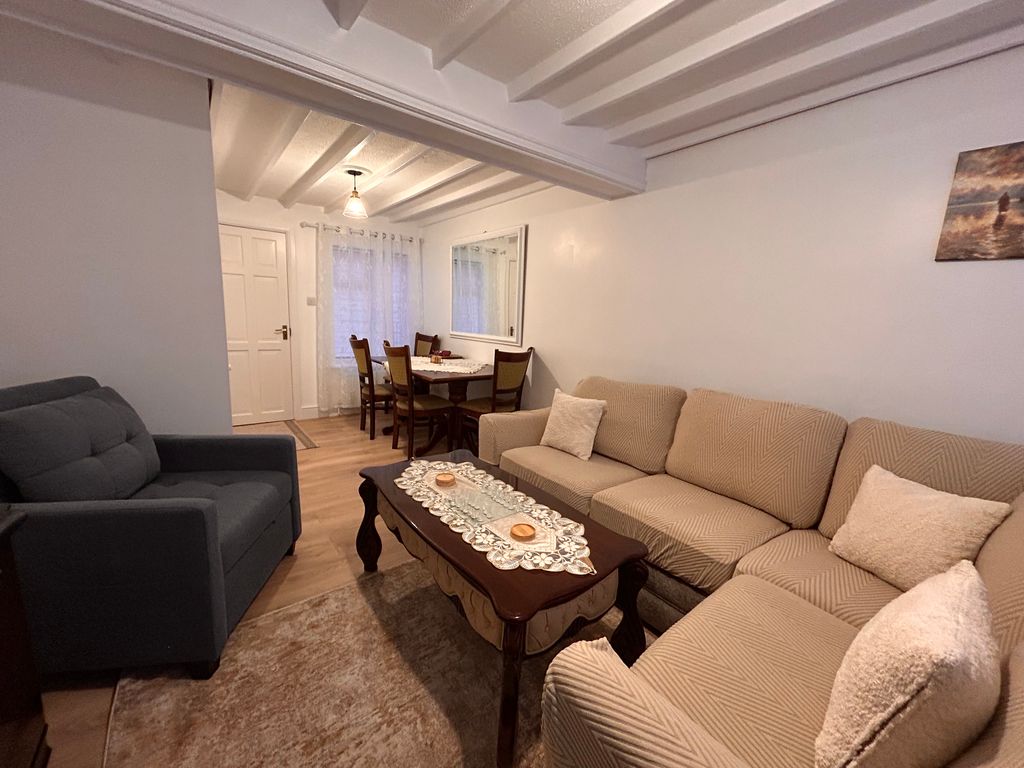 Property photo 3 of 8 Image