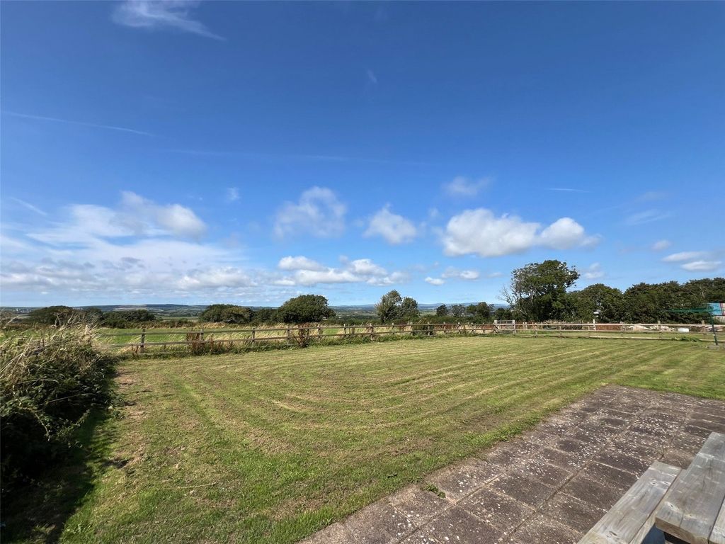 Property photo 2 of 42 Picture No. 06