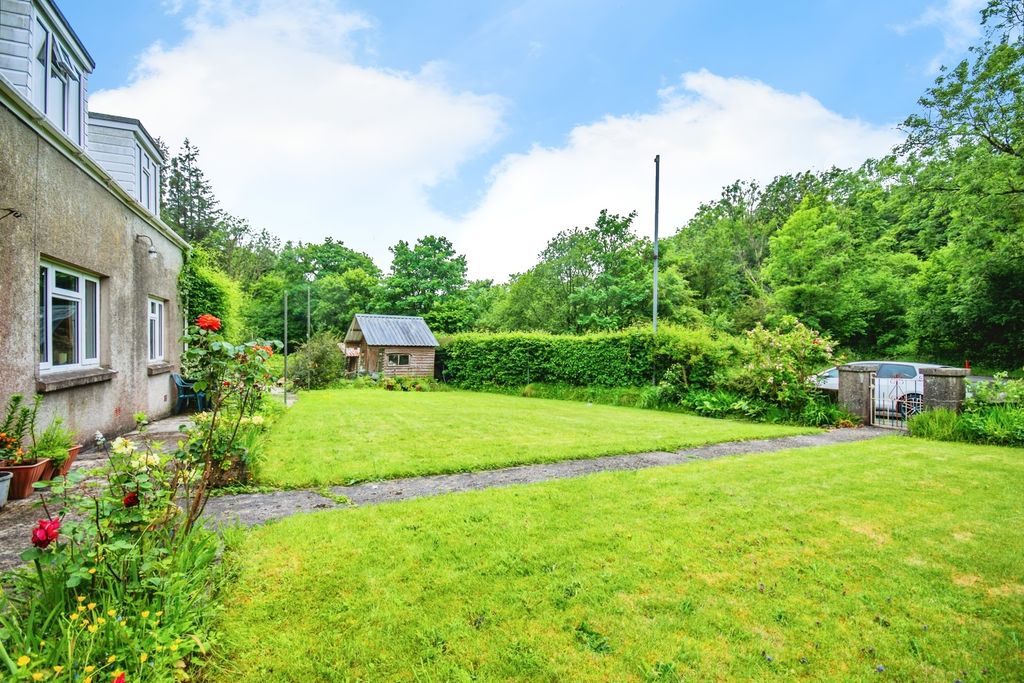 Property photo 2 of 17 Photo