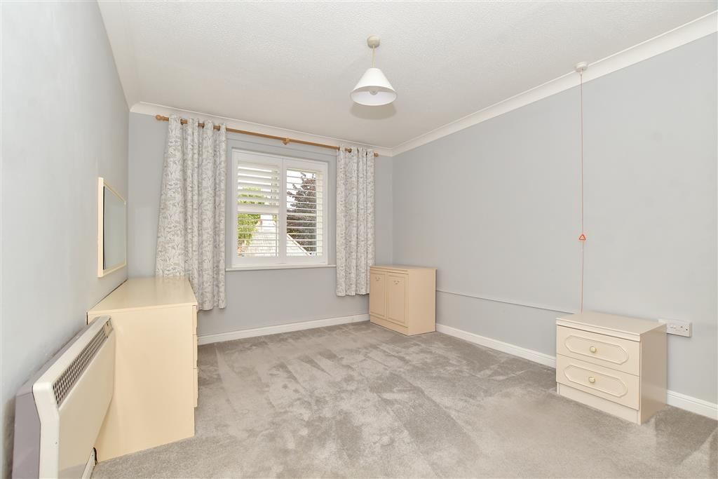 Property photo 1 of 10 Bedroom