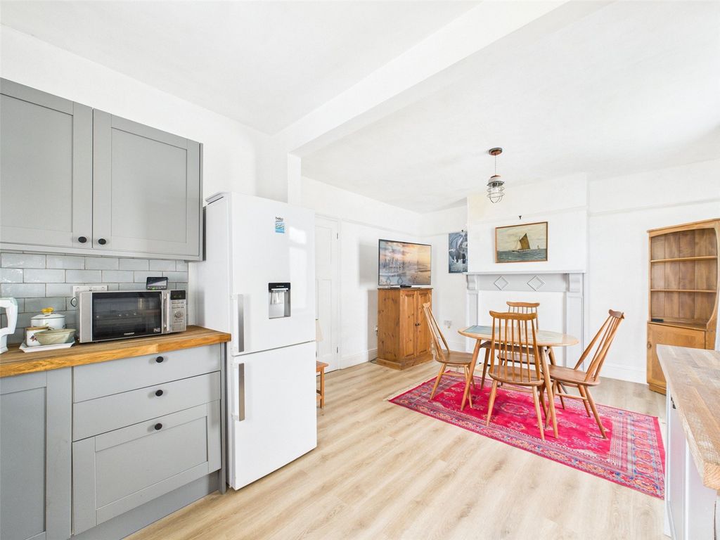 Property photo 2 of 17 Kitchen / Dining