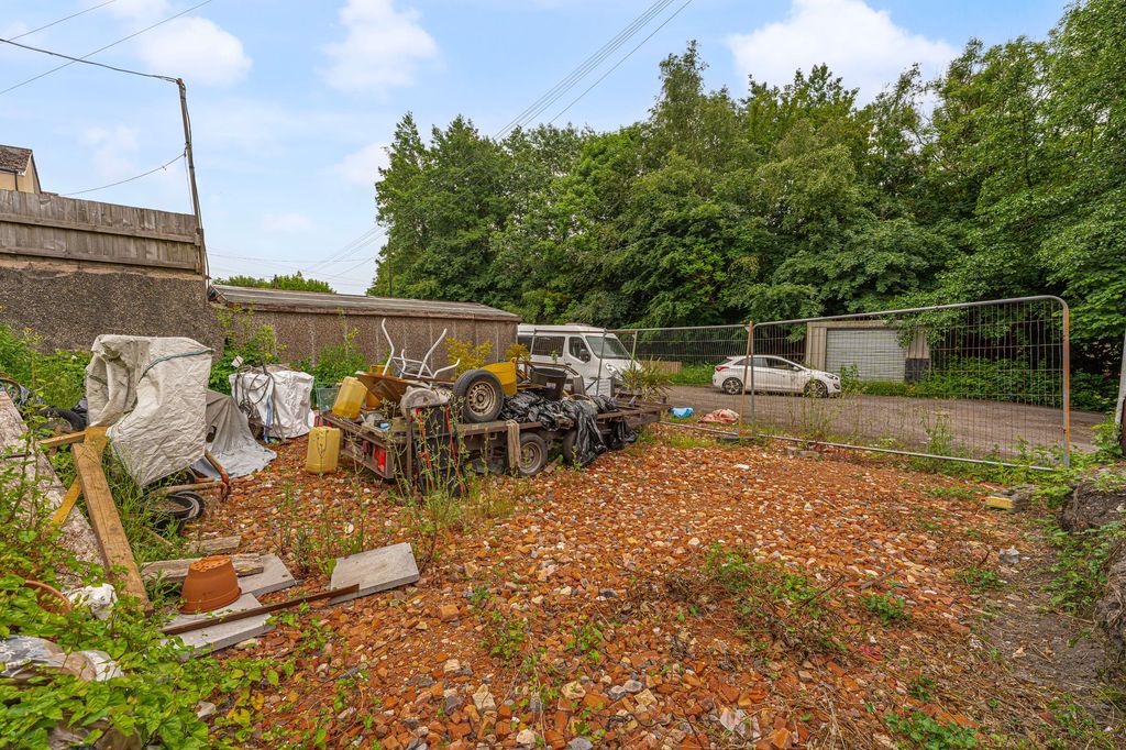 Property photo 3 of 11