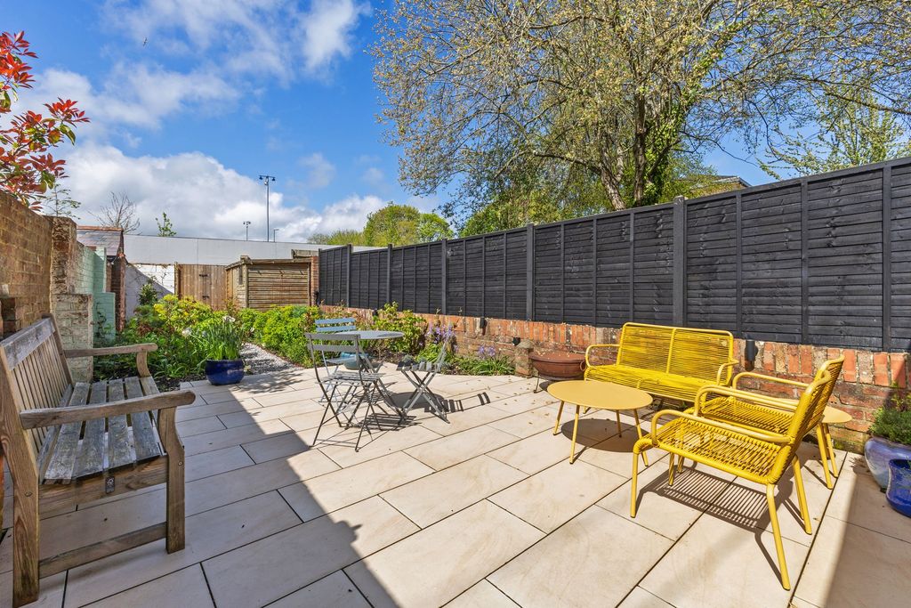 Property photo 2 of 15