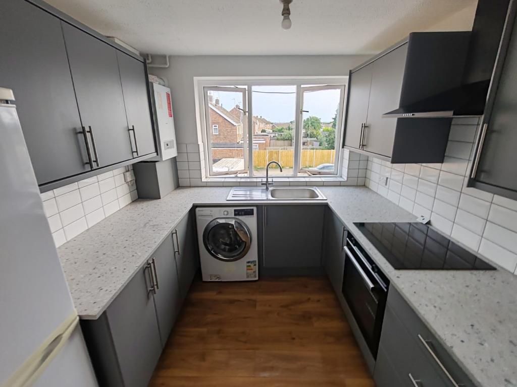 Property photo 3 of 11 Kitchen