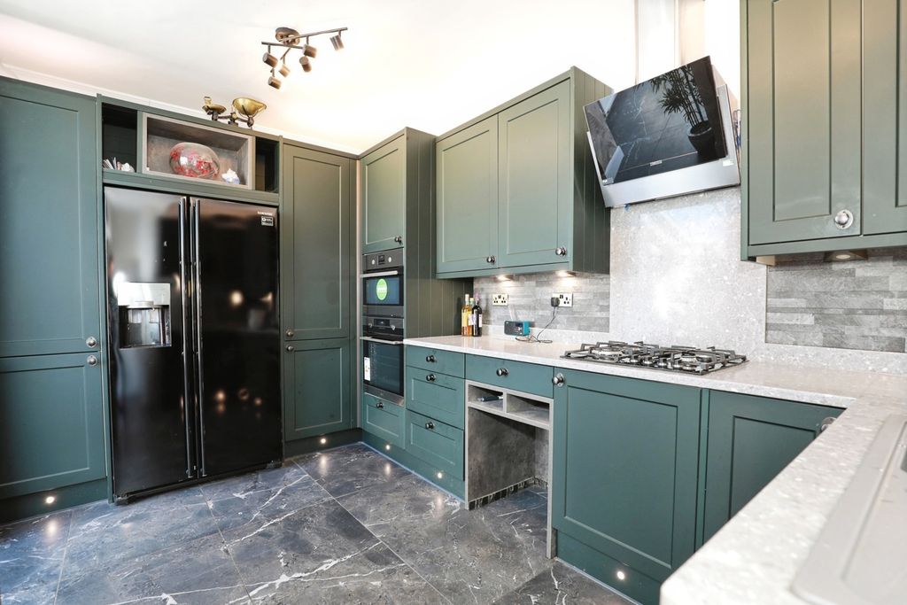 Property photo 3 of 24 Pbox-Img.Jpg