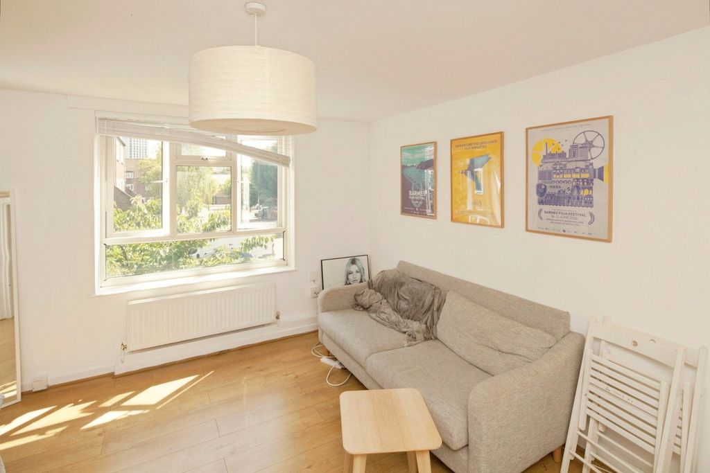 Property photo 3 of 17 Photo