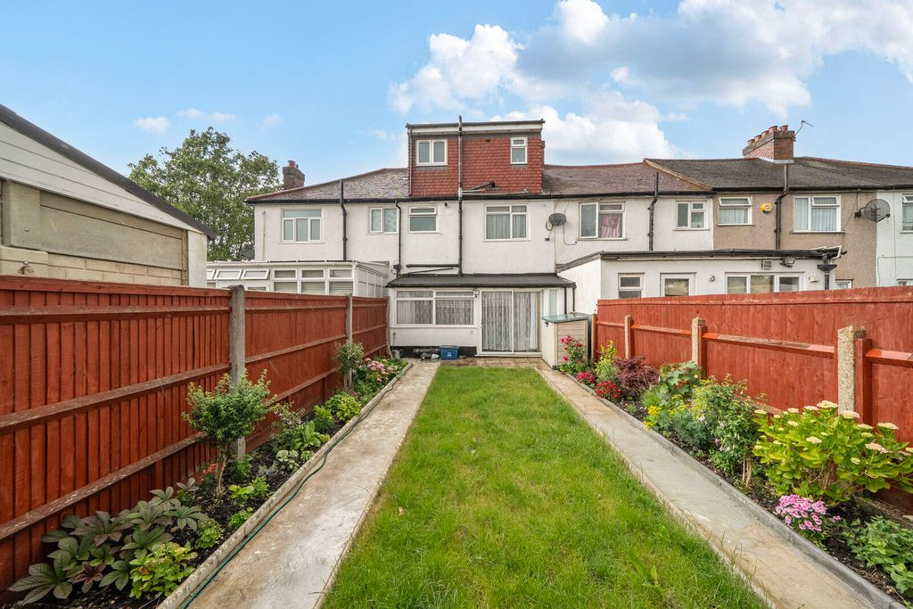 Property photo 2 of 18