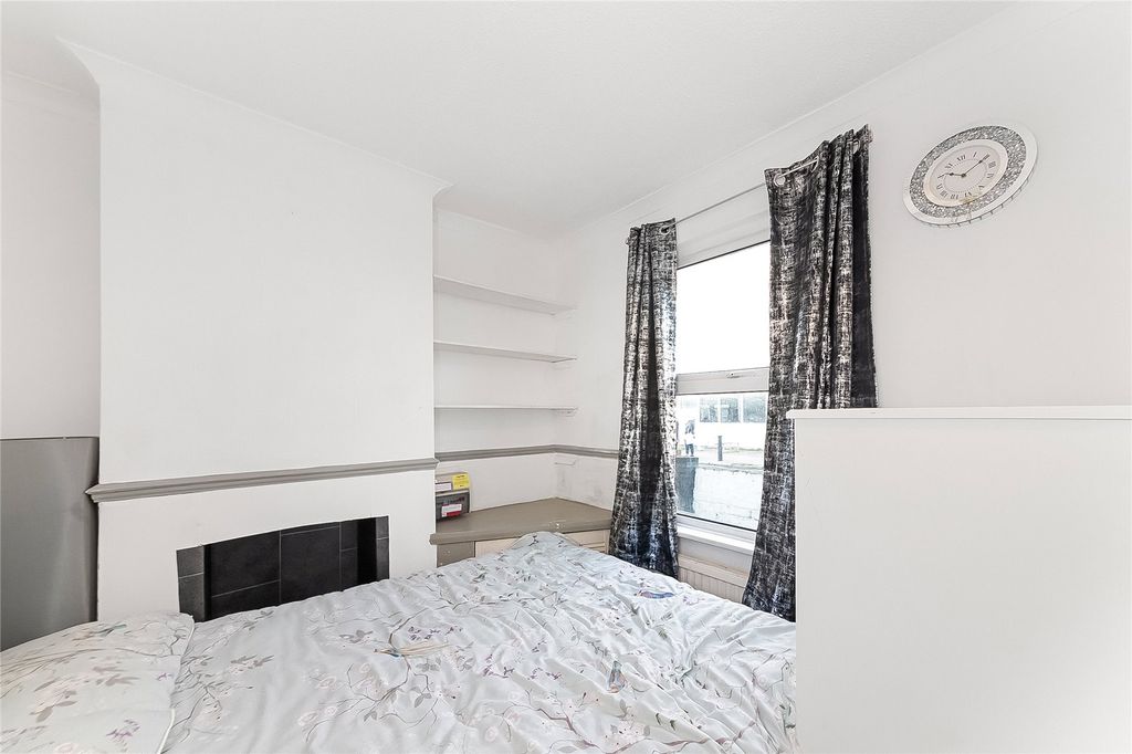 Property photo 3 of 13 Picture No. 18