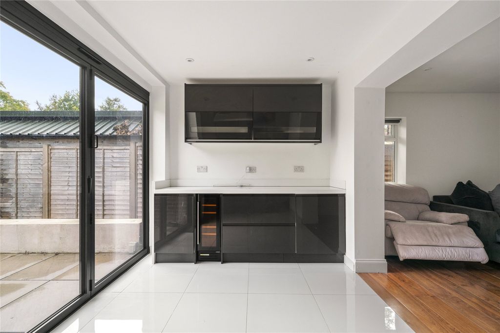 Property photo 3 of 14 Picture No. 08