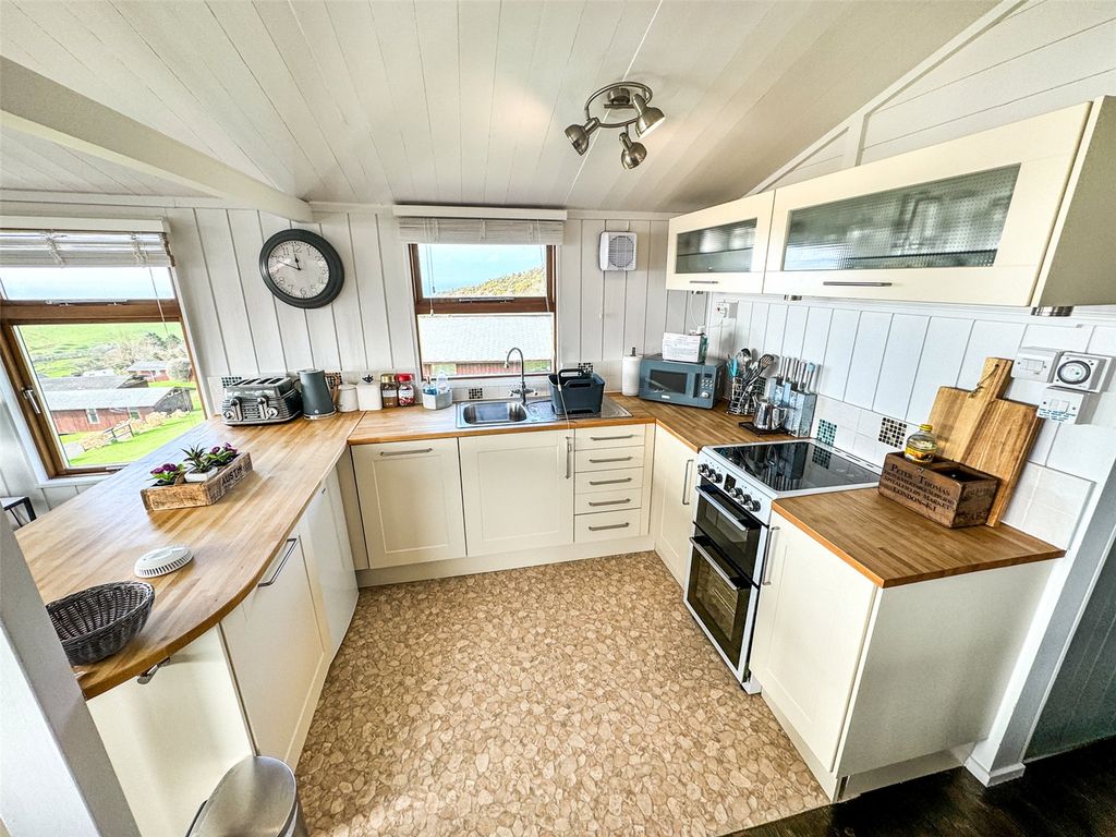 Property photo 2 of 11 Picture No. 03