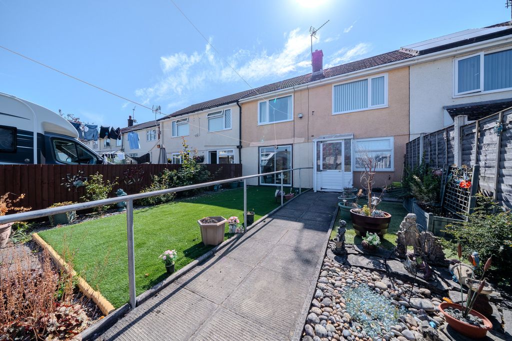 Property photo 3 of 34