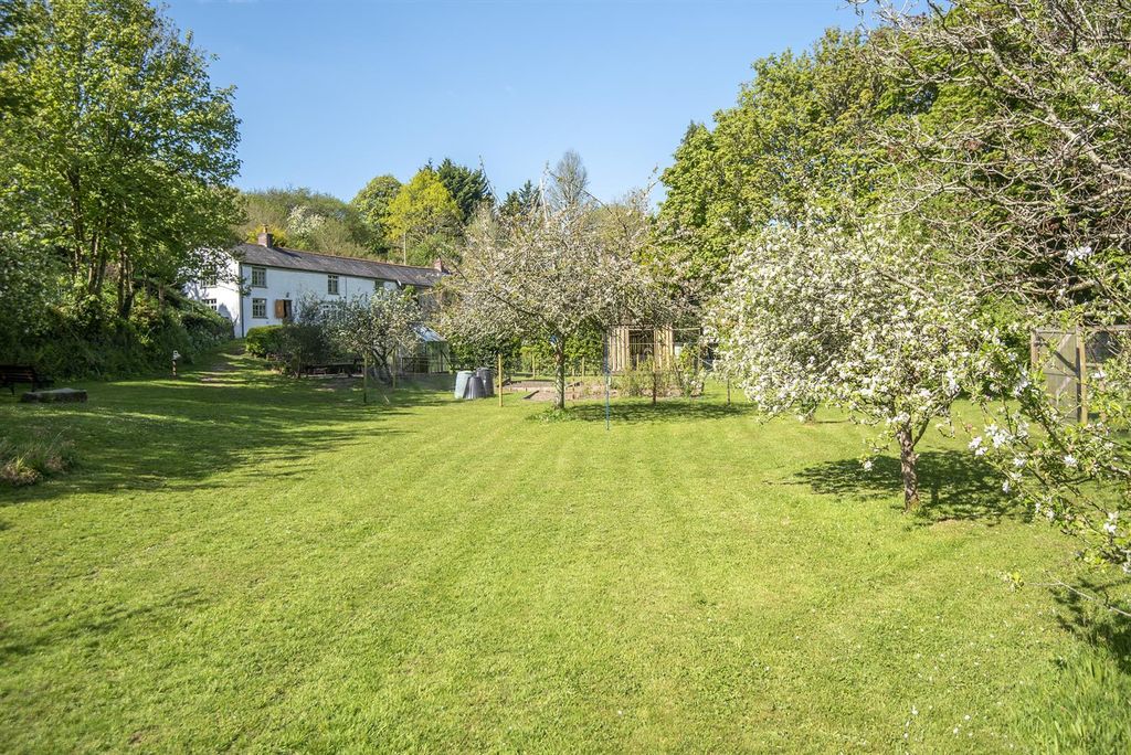 Property photo 2 of 26