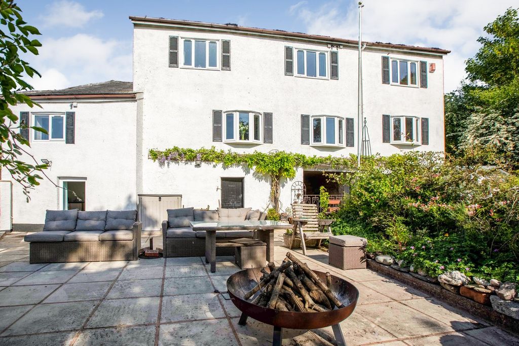 Property photo 2 of 24 Rear Garden