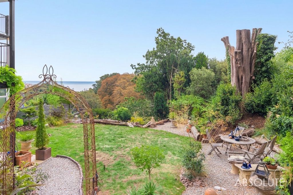 Property photo 2 of 16
