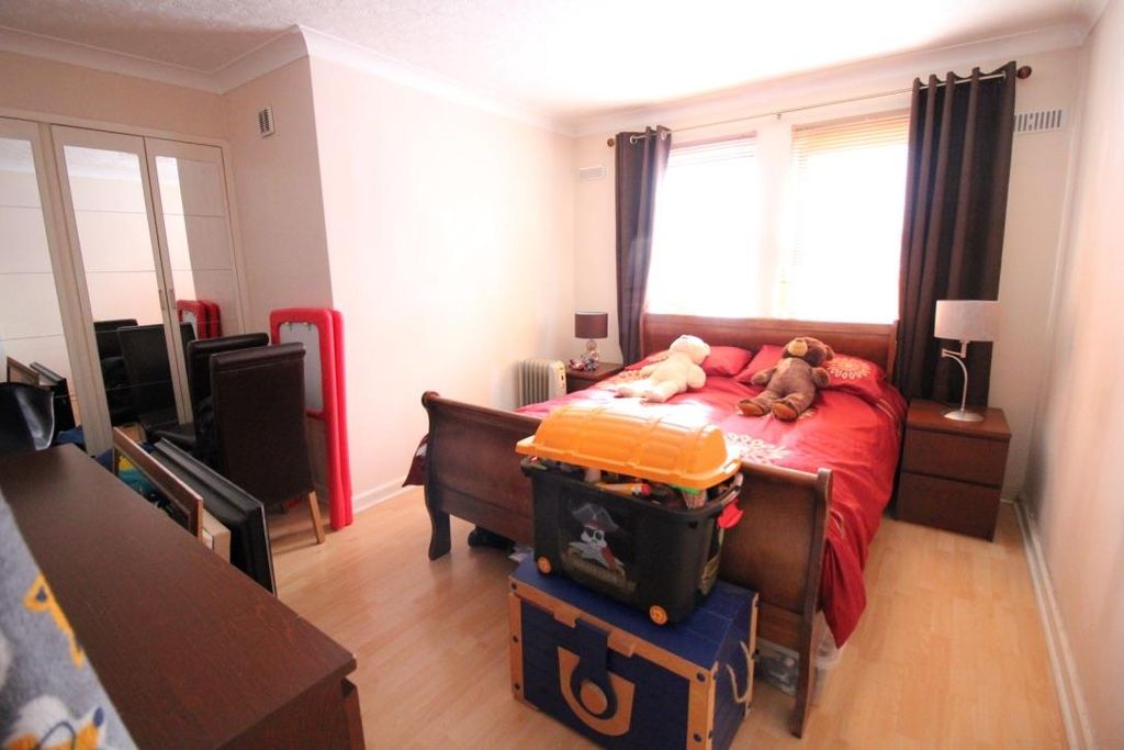 Property photo 3 of 5 Unadjustednonraw_Thumb_21588.Jpg