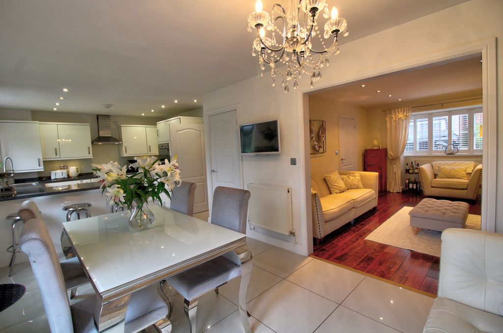 Property photo 2 of 23 Img_3683_4_5_Interior 4