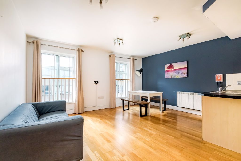 Property photo 2 of 10 Sitting Area