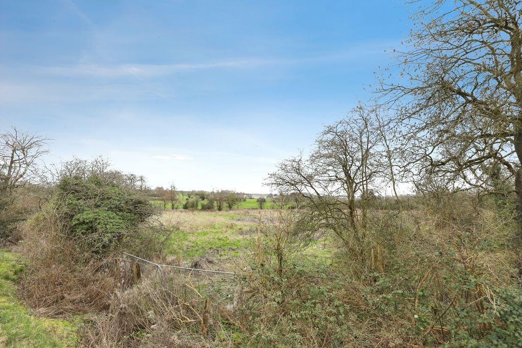 Property photo 2 of 16 Pbox-Img.Jpg