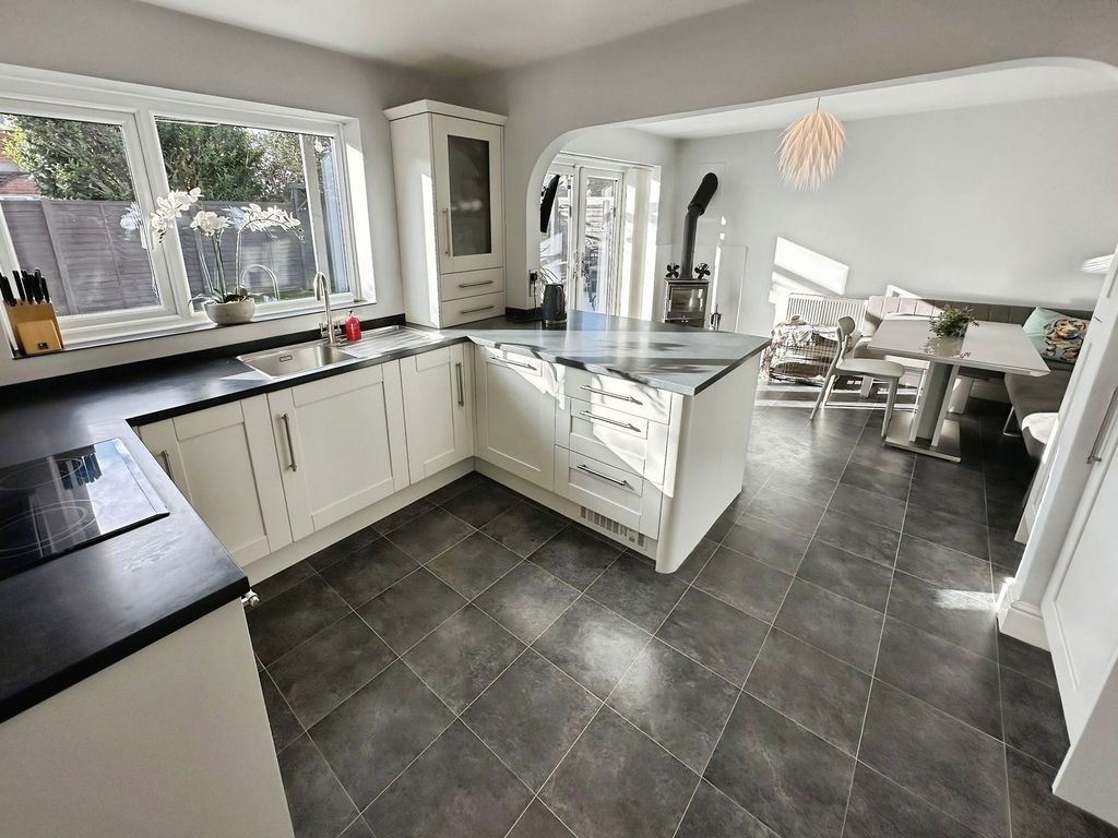 Property photo 2 of 23