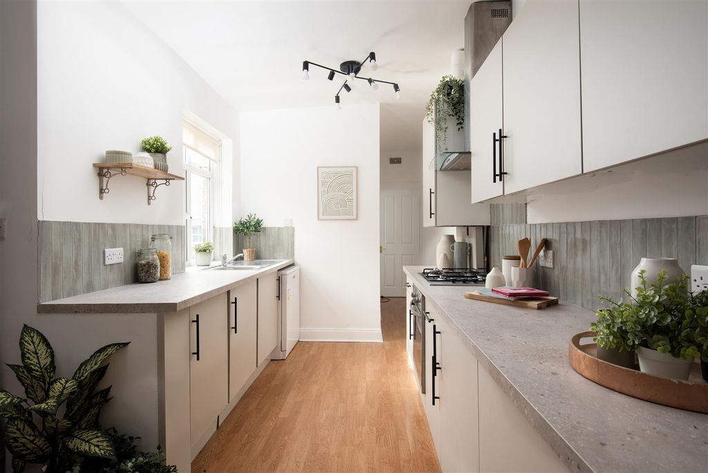 Property photo 1 of 9 8.Jpg