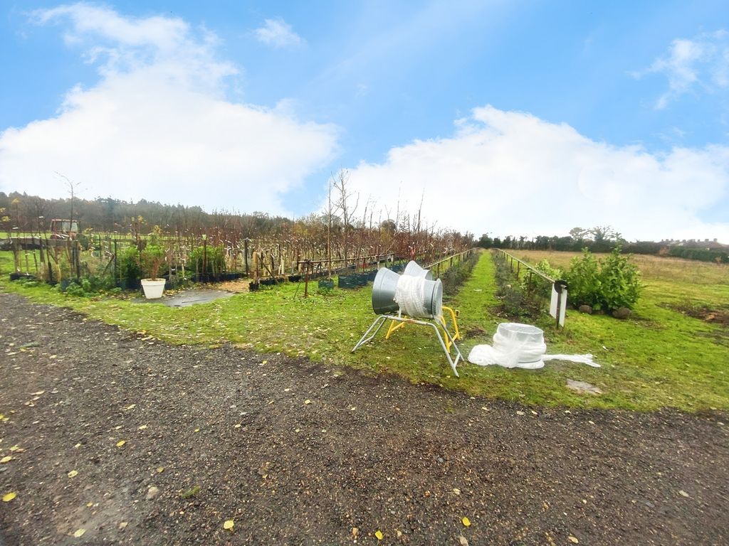 Property photo 2 of 3