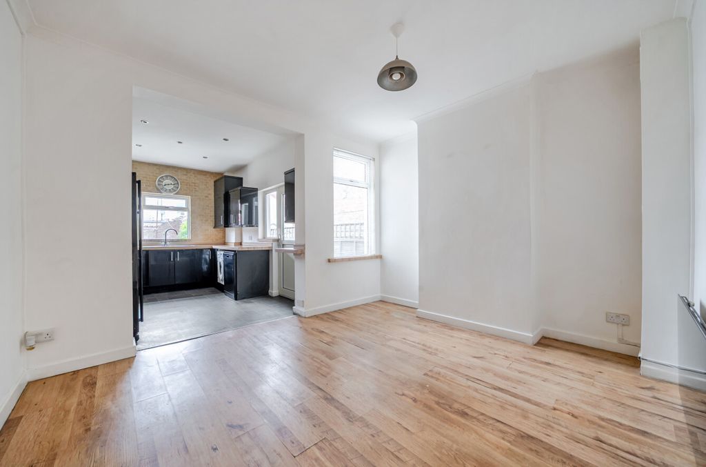 Property photo 3 of 13 1480308-3-6A326E6...