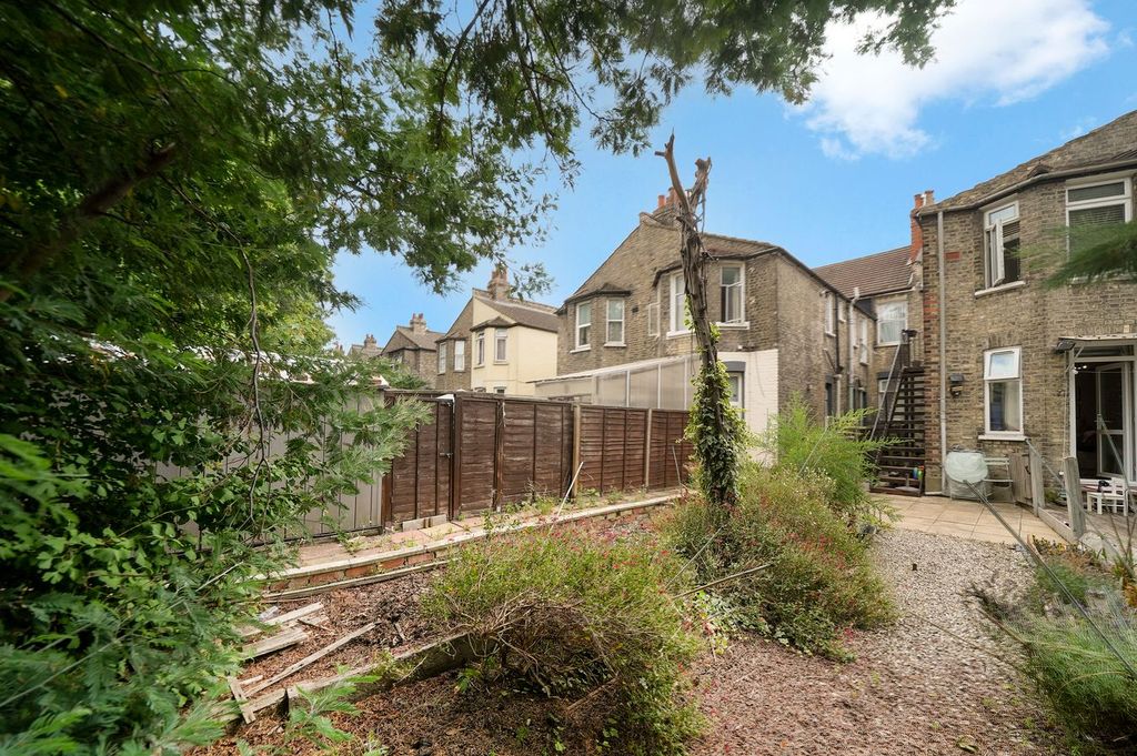 Property photo 2 of 11