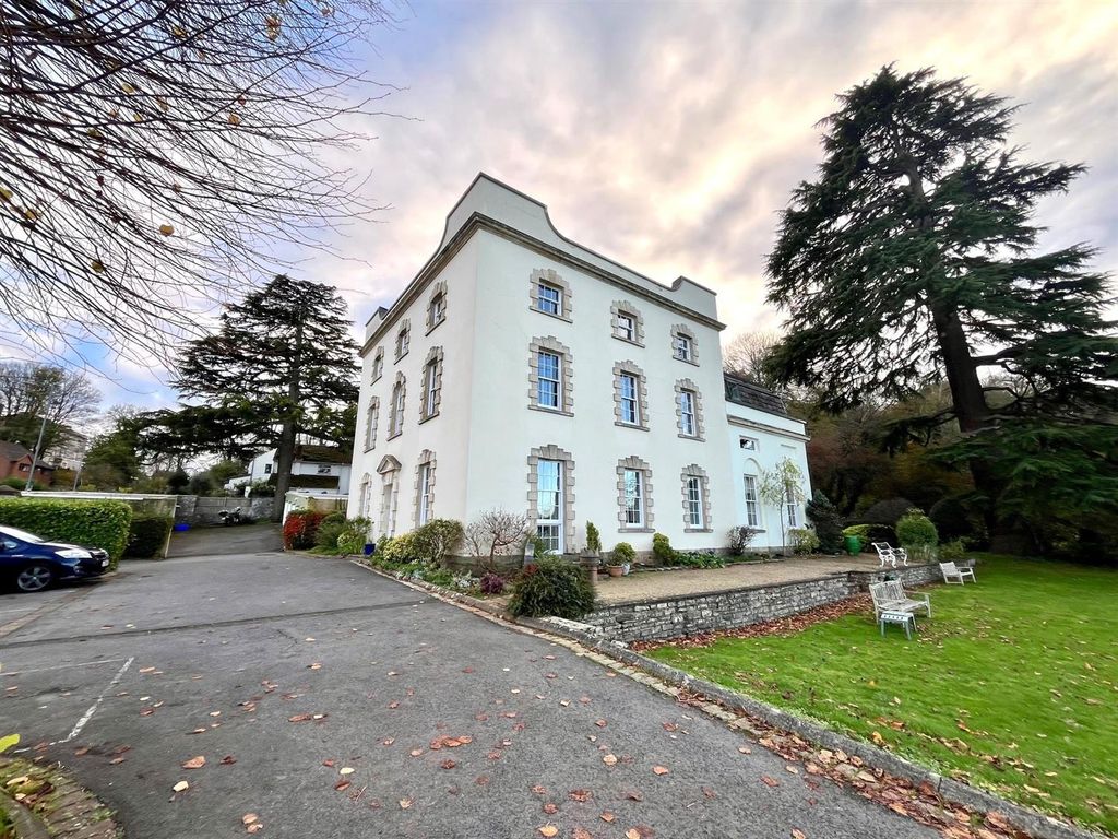 Property photo 1 of 18
