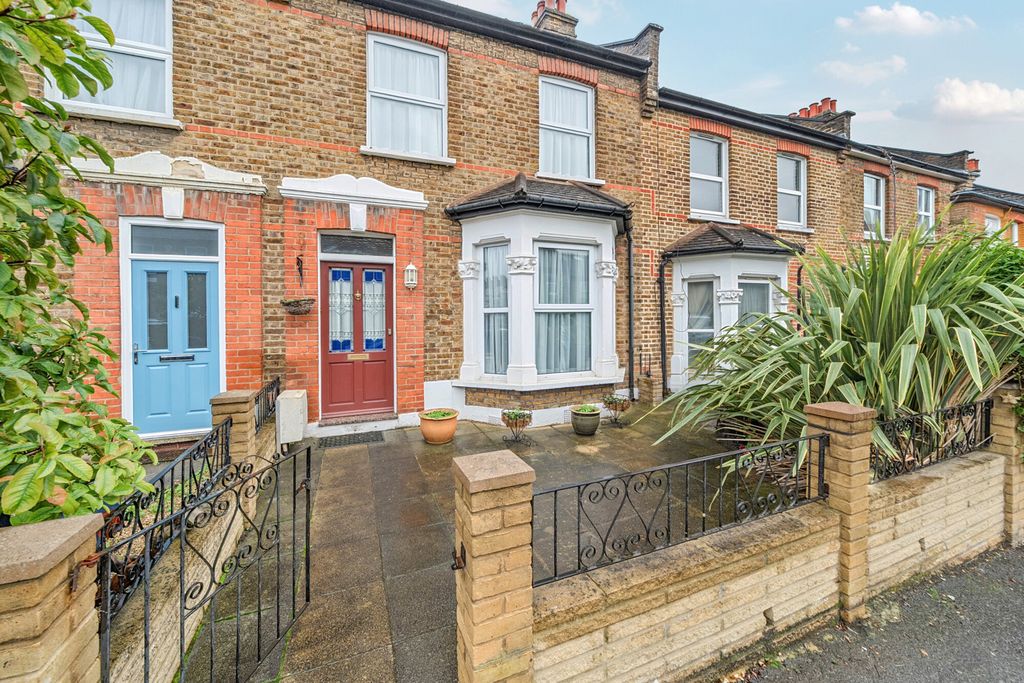 Property photo 1 of 15 1537366-1-1A15Da8...