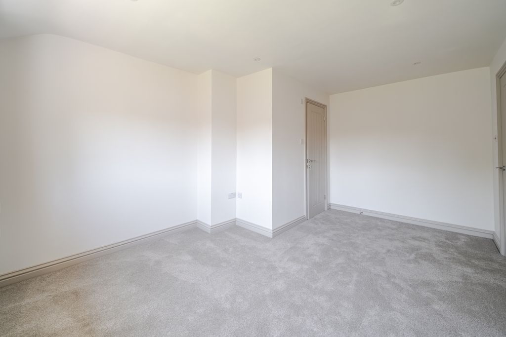 Property photo 3 of 19 1488520-3-6A4E410...