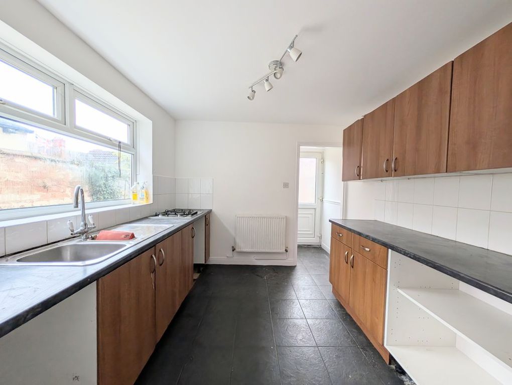 Property photo 2 of 13 Kitchen