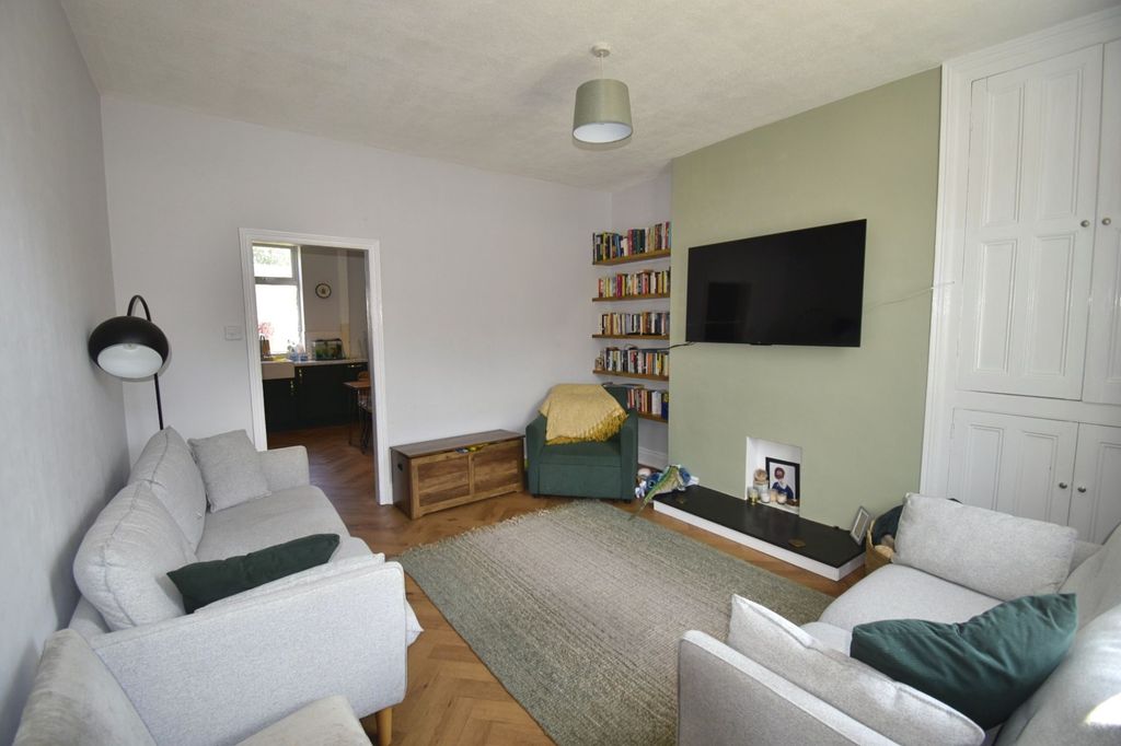 Property photo 3 of 11 Sitting Room