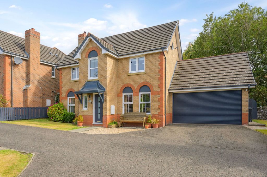 Property photo 1 of 42