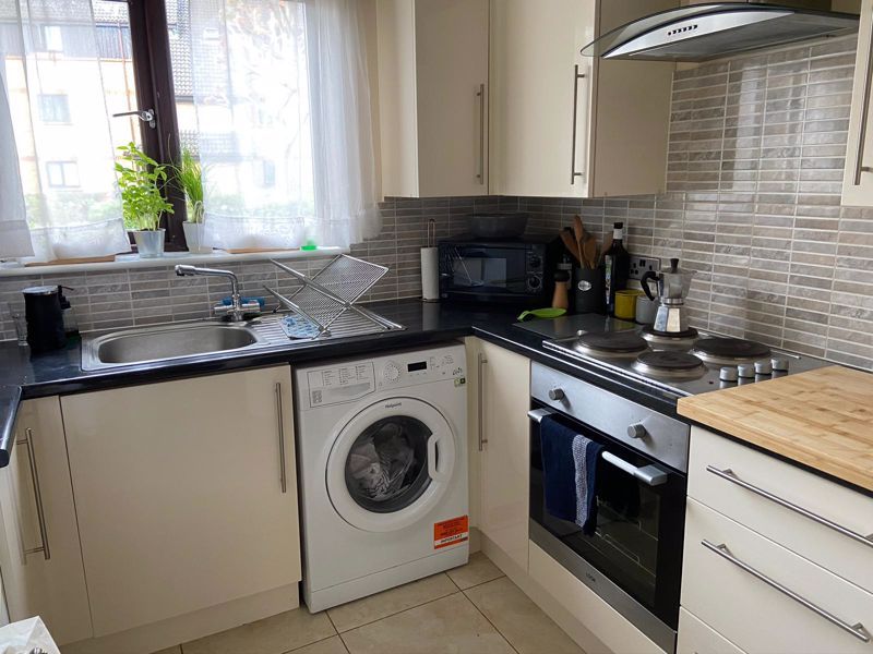 Property photo 1 of 8 Photo 13