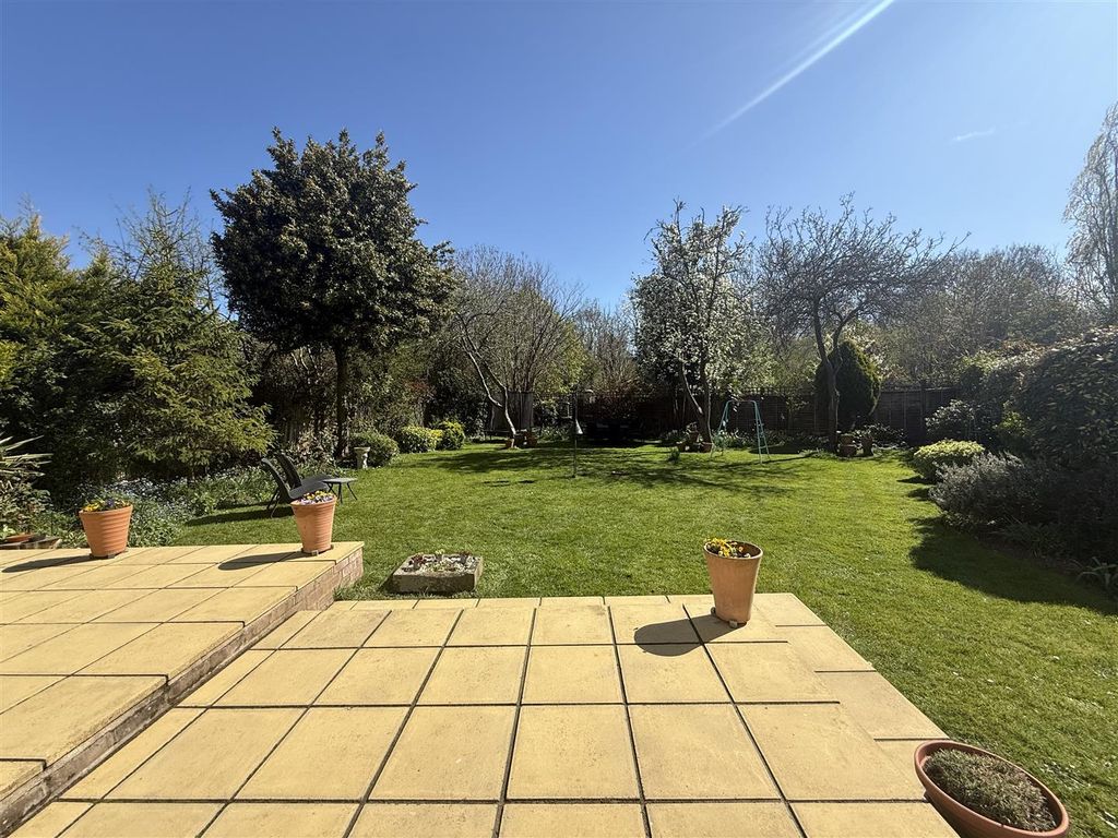 Property photo 2 of 10