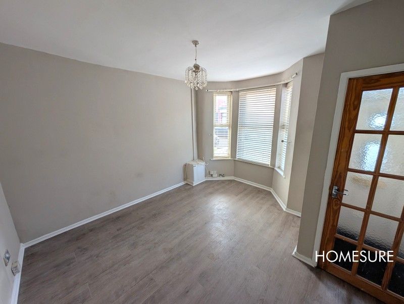 Property photo 1 of 6 Lounge