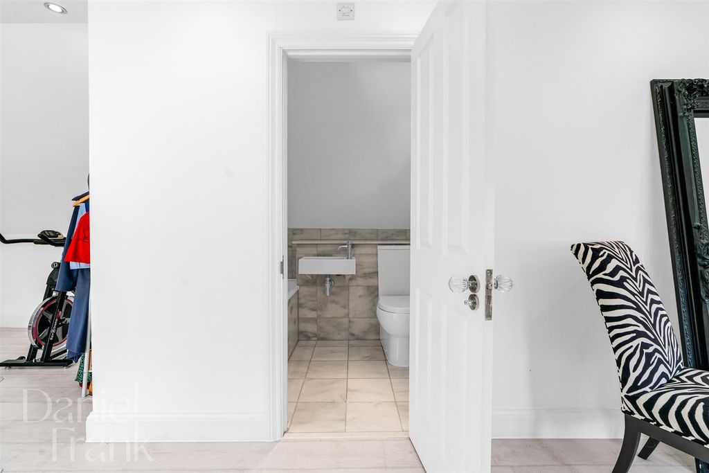 Additional image 43 of 5 bed detached house for saleThe Uplands, Loughton IG10
