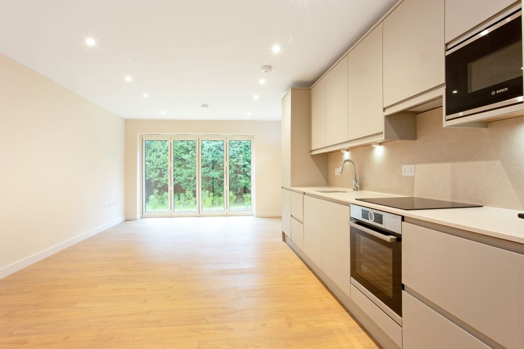 Property photo 3 of 13 64371_Flat 2, 1 T...