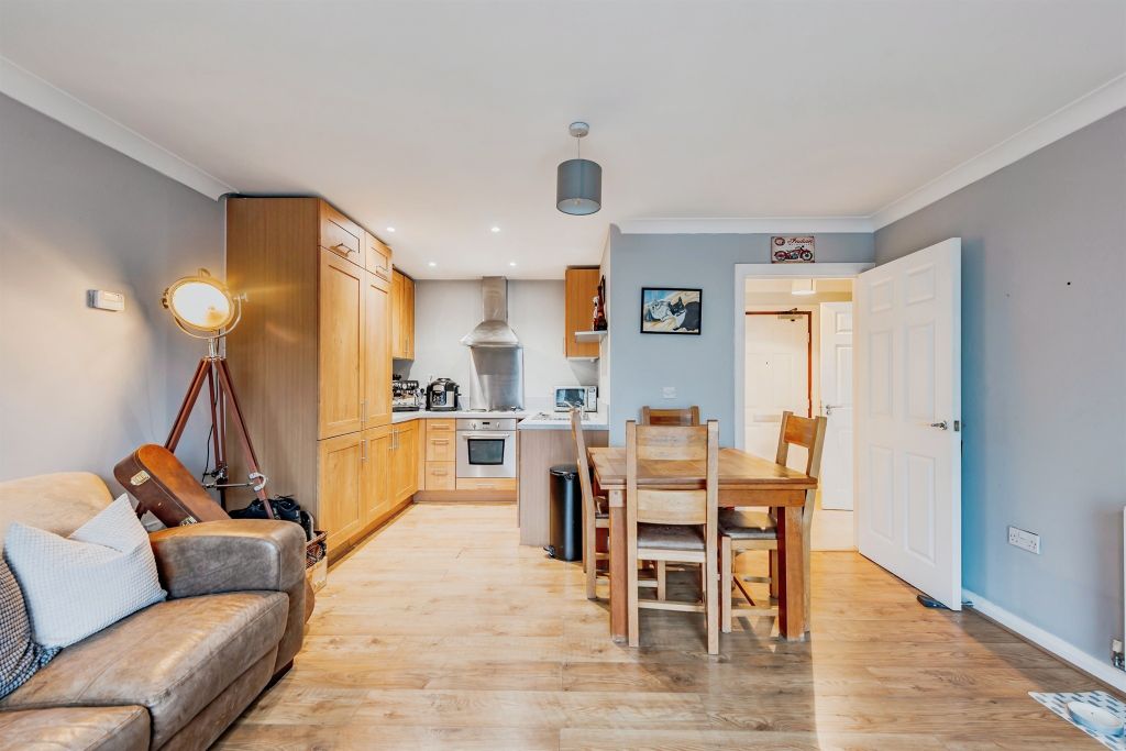 Property photo 3 of 12