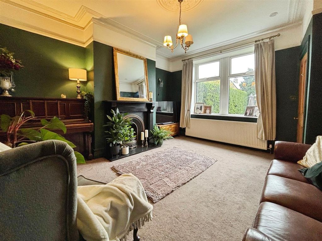 Property photo 2 of 41 Lounge