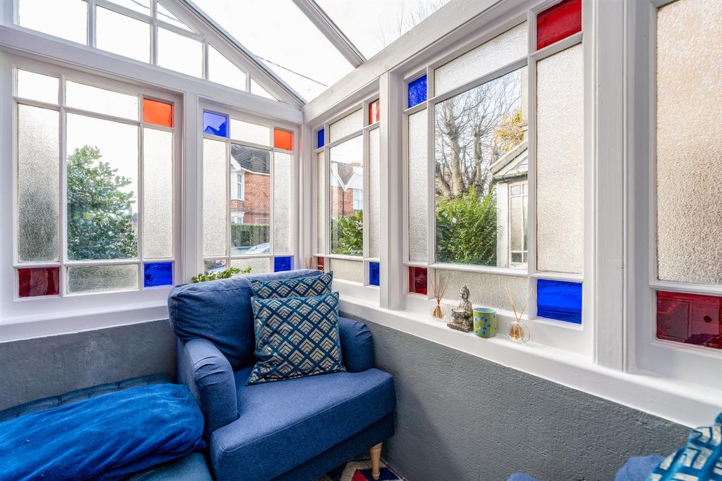 Additional image 8 of 6 bed semi-detached house for saleEast Ham Road, Littlehampton BN17