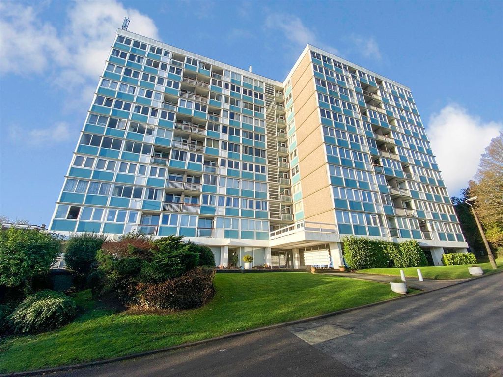 Property photo 1 of 8 Kenilworth Court.Jpg