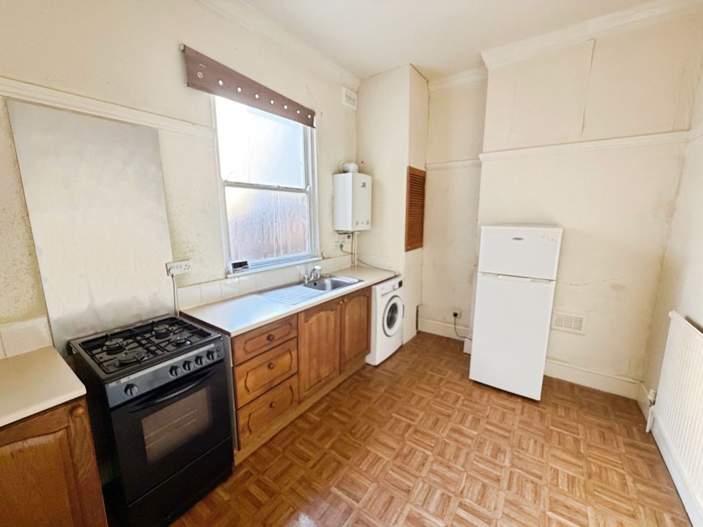 Property photo 3 of 16 Kitchen