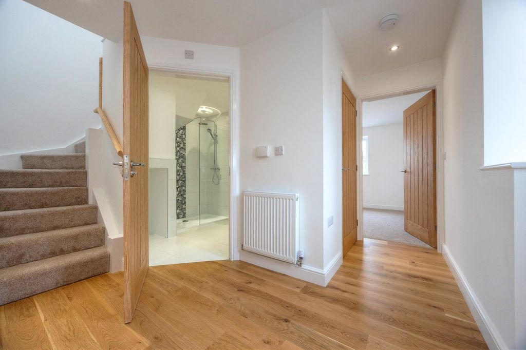 Property photo 2 of 27