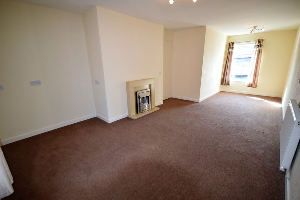 Property photo 2 of 7 Living Room