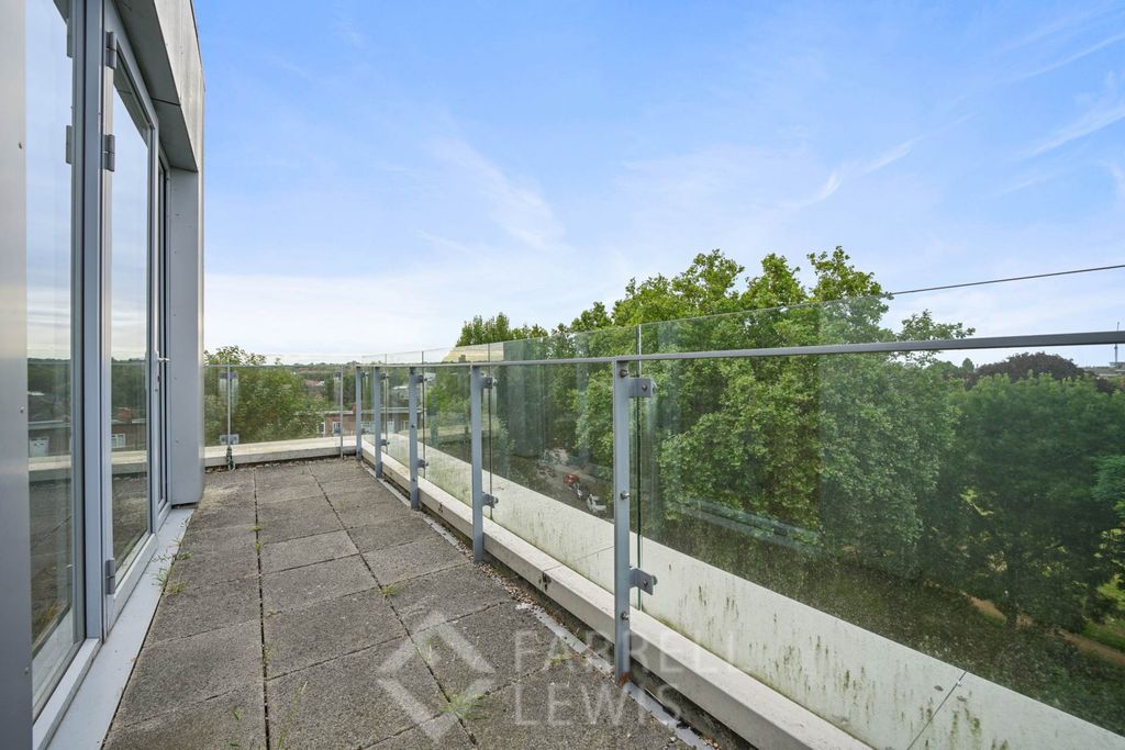 Property photo 3 of 11