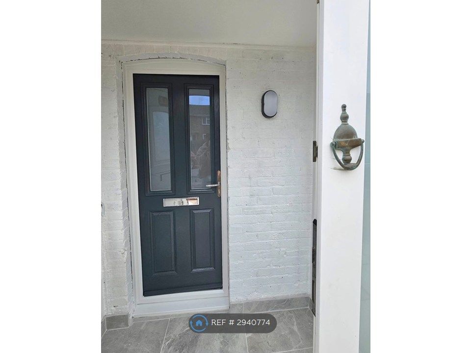 Property photo 2 of 14 Porch