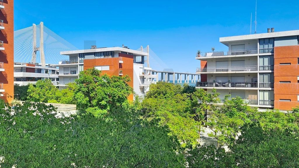 Property photo 1 of 20 Exclusive 4-Bedroom Apartment On Rua Da Ilha Dos Amores — Light, Space And Elegance In Parque Das Nações North