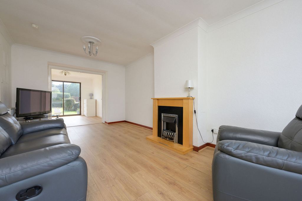 Property photo 2 of 30