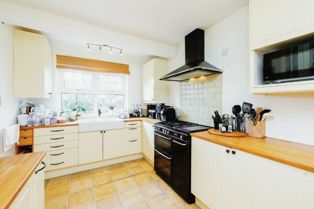 Property photo 2 of 17 Photo 12